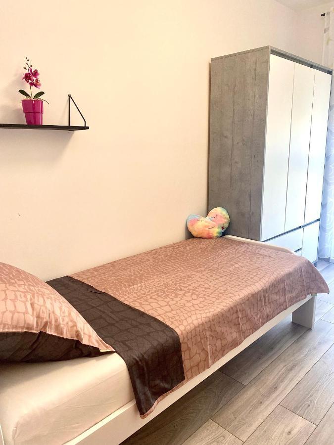 Ema Apartment Пула Экстерьер фото